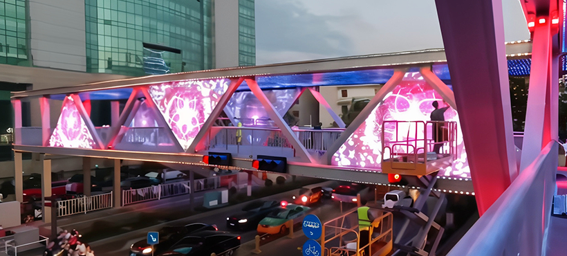 Yulin Century Square ustki yo‘lagi panjarasi